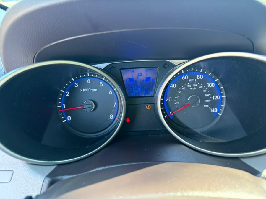 2014 Hyundai Tucson AWD 4dr SE, available for sale in Meriden, Connecticut | T E A M Auto Center. Meriden, Connecticut 2014 Hyundai Tucson AWD 4dr SE, available for sale in Meriden, Connecticut | T E A M Auto Center. Meriden, Connecticut