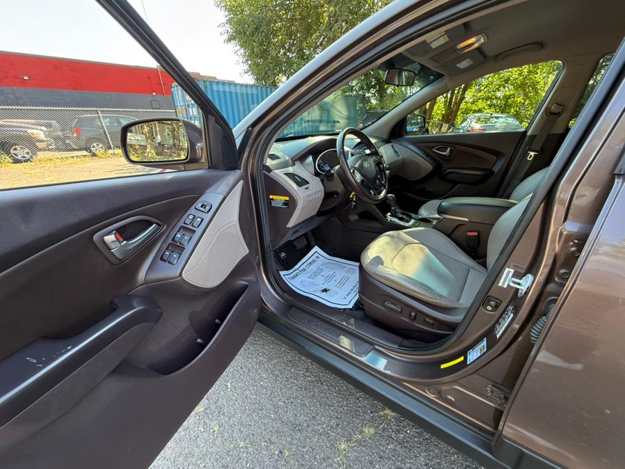 2014 Hyundai Tucson AWD 4dr SE, available for sale in Meriden, Connecticut | T E A M Auto Center. Meriden, Connecticut 2014 Hyundai Tucson AWD 4dr SE, available for sale in Meriden, Connecticut | T E A M Auto Center. Meriden, Connecticut