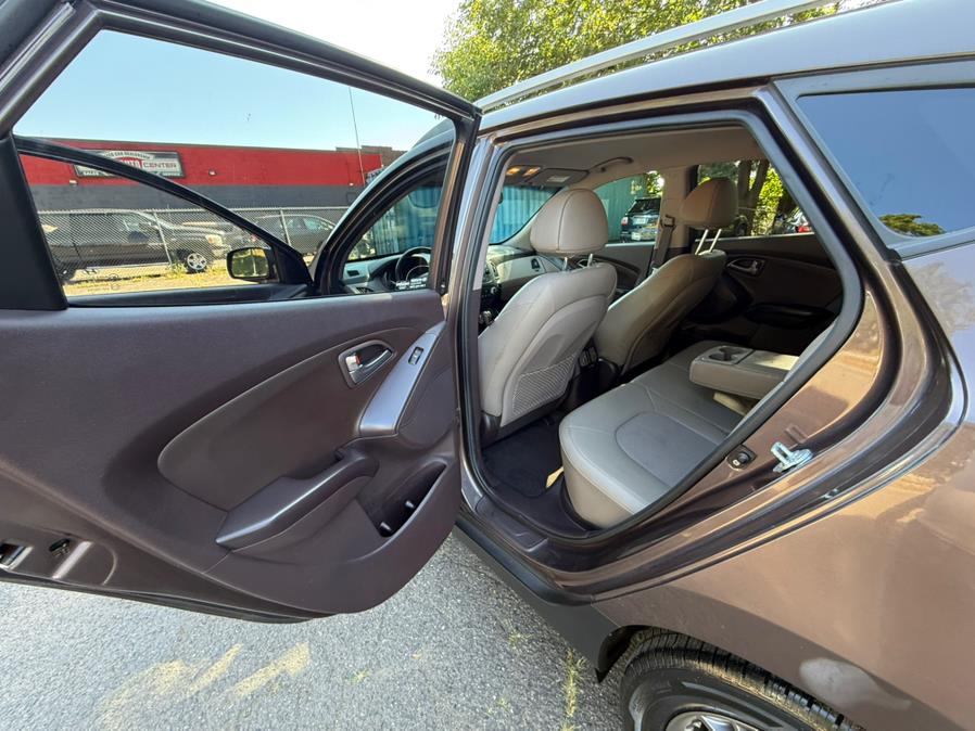 2014 Hyundai Tucson AWD 4dr SE, available for sale in Meriden, Connecticut | T E A M Auto Center. Meriden, Connecticut 2014 Hyundai Tucson AWD 4dr SE, available for sale in Meriden, Connecticut | T E A M Auto Center. Meriden, Connecticut