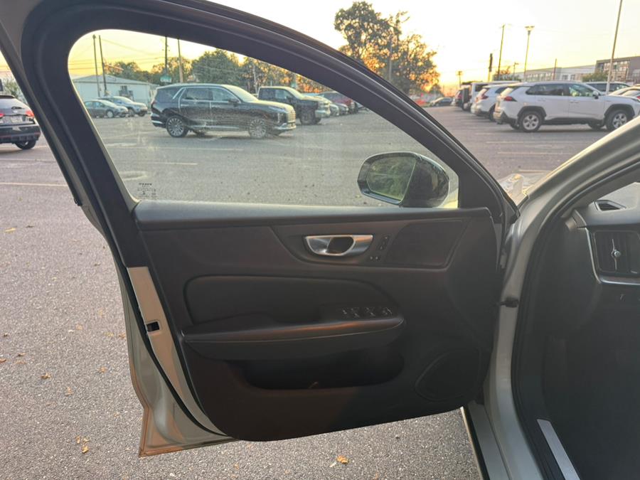 2022 Volvo S60 B5 FWD Momentum, available for sale in Philadelphia, Pennsylvania | Eugen's Auto Sales & Repairs. Philadelphia, Pennsylvania 2022 Volvo S60 B5 FWD Momentum, available for sale in Philadelphia, Pennsylvania | Eugen's Auto Sales & Repairs. Philadelphia, Pennsylvania