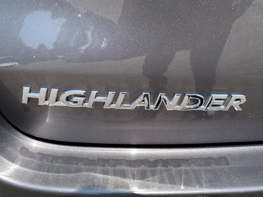 2018 Toyota Highlander XLE V6 AWD (Natl), available for sale in Springfield, Massachusetts | Absolute Motors Inc. Springfield, Massachusetts 2018 Toyota Highlander XLE V6 AWD (Natl), available for sale in Springfield, Massachusetts | Absolute Motors Inc. Springfield, Massachusetts