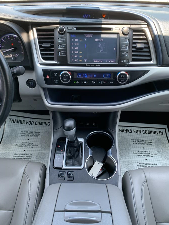 2018 Toyota Highlander XLE V6 AWD (Natl), available for sale in Springfield, Massachusetts | Absolute Motors Inc. Springfield, Massachusetts 2018 Toyota Highlander XLE V6 AWD (Natl), available for sale in Springfield, Massachusetts | Absolute Motors Inc. Springfield, Massachusetts