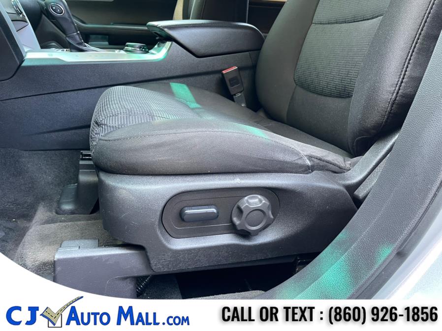 2015 Ford Explorer 4WD 4dr XLT, available for sale in Bristol, Connecticut | CJ Auto Mall. Bristol, Connecticut 2015 Ford Explorer 4WD 4dr XLT, available for sale in Bristol, Connecticut | CJ Auto Mall. Bristol, Connecticut