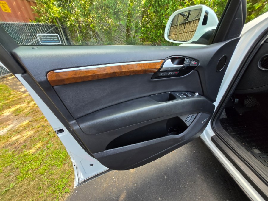 2015 Audi Q7 quattro 4dr 3.0L TDI Premium Plus, available for sale in Bristol, Connecticut | Dealmax Motors LLC. Bristol, Connecticut 2015 Audi Q7 quattro 4dr 3.0L TDI Premium Plus, available for sale in Bristol, Connecticut | Dealmax Motors LLC. Bristol, Connecticut