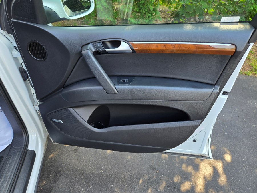 2015 Audi Q7 quattro 4dr 3.0L TDI Premium Plus, available for sale in Bristol, Connecticut | Dealmax Motors LLC. Bristol, Connecticut 2015 Audi Q7 quattro 4dr 3.0L TDI Premium Plus, available for sale in Bristol, Connecticut | Dealmax Motors LLC. Bristol, Connecticut