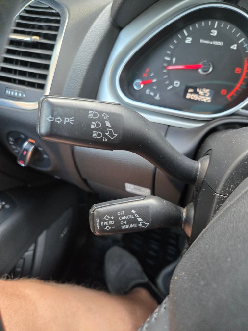 2015 Audi Q7 quattro 4dr 3.0L TDI Premium Plus, available for sale in Bristol, Connecticut | Dealmax Motors LLC. Bristol, Connecticut 2015 Audi Q7 quattro 4dr 3.0L TDI Premium Plus, available for sale in Bristol, Connecticut | Dealmax Motors LLC. Bristol, Connecticut