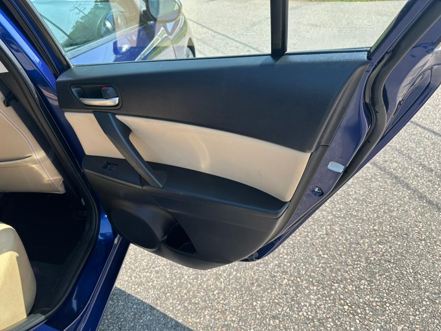 2012 Mazda Mazda3 4dr Sdn Man i Touring, available for sale in South Windsor, Connecticut | Mike And Tony Auto Sales, Inc. South Windsor, Connecticut 2012 Mazda Mazda3 4dr Sdn Man i Touring, available for sale in South Windsor, Connecticut | Mike And Tony Auto Sales, Inc. South Windsor, Connecticut