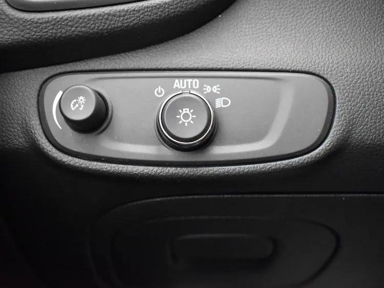 2022 Chevrolet Trax LT Sport Utility 4D, available for sale in Irvington, New Jersey | NJ Used Cars Center. Irvington, New Jersey 2022 Chevrolet Trax LT Sport Utility 4D, available for sale in Irvington, New Jersey | NJ Used Cars Center. Irvington, New Jersey