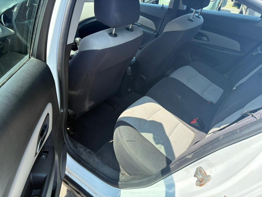 2014 Chevrolet Cruze 4dr Sdn Auto LS, available for sale in East Windsor, Connecticut | CT Car Co LLC. East Windsor, Connecticut 2014 Chevrolet Cruze 4dr Sdn Auto LS, available for sale in East Windsor, Connecticut | CT Car Co LLC. East Windsor, Connecticut