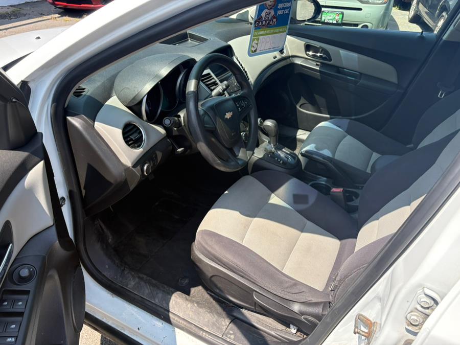 2014 Chevrolet Cruze 4dr Sdn Auto LS, available for sale in East Windsor, Connecticut | CT Car Co LLC. East Windsor, Connecticut 2014 Chevrolet Cruze 4dr Sdn Auto LS, available for sale in East Windsor, Connecticut | CT Car Co LLC. East Windsor, Connecticut