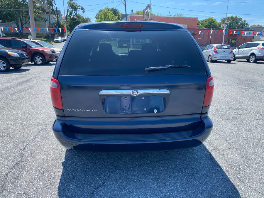 2004 Chrysler Town & Country 4dr FWD, available for sale in Bethlehem, Pennsylvania | Best Auto Deals LLC. Bethlehem, Pennsylvania 2004 Chrysler Town & Country 4dr FWD, available for sale in Bethlehem, Pennsylvania | Best Auto Deals LLC. Bethlehem, Pennsylvania