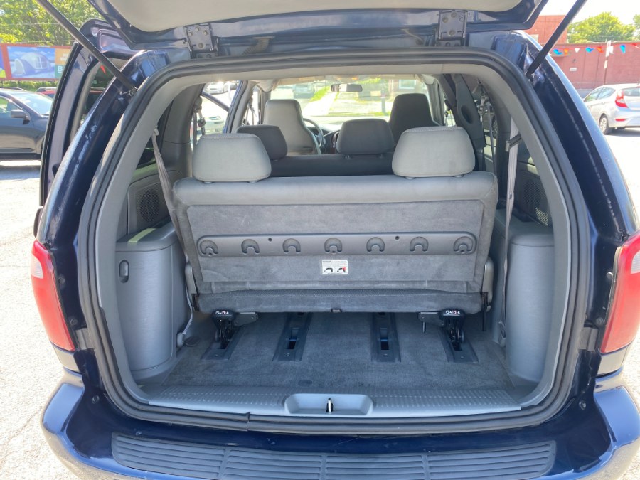 2004 Chrysler Town & Country 4dr FWD, available for sale in Bethlehem, Pennsylvania | Best Auto Deals LLC. Bethlehem, Pennsylvania 2004 Chrysler Town & Country 4dr FWD, available for sale in Bethlehem, Pennsylvania | Best Auto Deals LLC. Bethlehem, Pennsylvania
