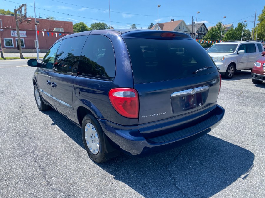 2004 Chrysler Town & Country 4dr FWD, available for sale in Bethlehem, Pennsylvania | Best Auto Deals LLC. Bethlehem, Pennsylvania 2004 Chrysler Town & Country 4dr FWD, available for sale in Bethlehem, Pennsylvania | Best Auto Deals LLC. Bethlehem, Pennsylvania