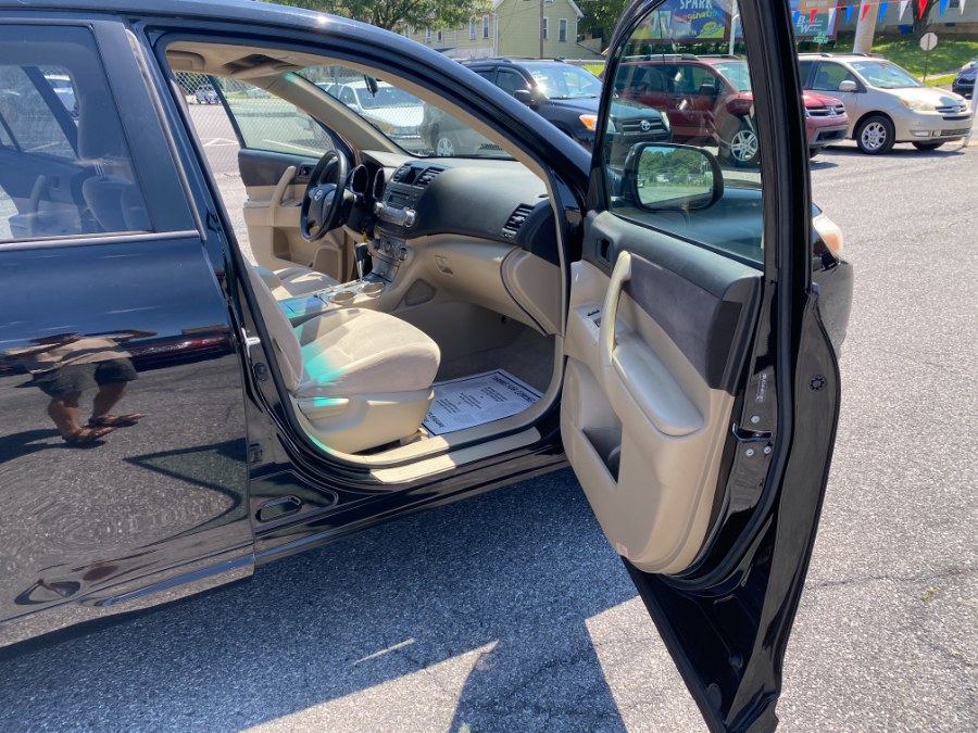 2009 Toyota Highlander 4WD 4dr V6 Base, available for sale in Bethlehem, Pennsylvania | Best Auto Deals LLC. Bethlehem, Pennsylvania 2009 Toyota Highlander 4WD 4dr V6 Base, available for sale in Bethlehem, Pennsylvania | Best Auto Deals LLC. Bethlehem, Pennsylvania