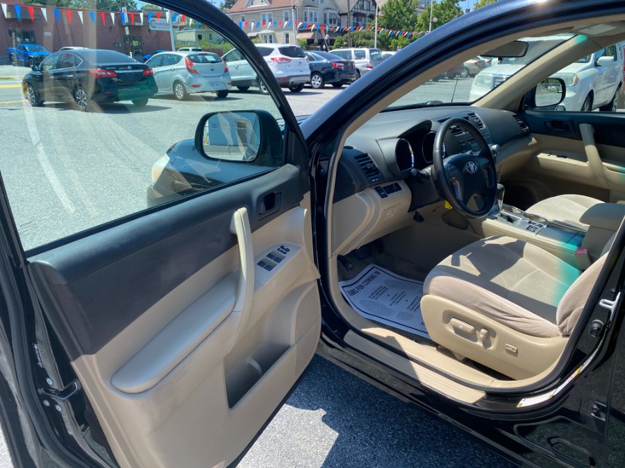 2009 Toyota Highlander 4WD 4dr V6 Base, available for sale in Bethlehem, Pennsylvania | Best Auto Deals LLC. Bethlehem, Pennsylvania 2009 Toyota Highlander 4WD 4dr V6 Base, available for sale in Bethlehem, Pennsylvania | Best Auto Deals LLC. Bethlehem, Pennsylvania
