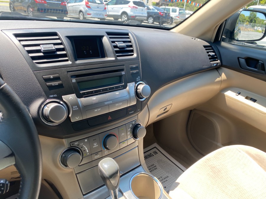 2009 Toyota Highlander 4WD 4dr V6 Base, available for sale in Bethlehem, Pennsylvania | Best Auto Deals LLC. Bethlehem, Pennsylvania 2009 Toyota Highlander 4WD 4dr V6 Base, available for sale in Bethlehem, Pennsylvania | Best Auto Deals LLC. Bethlehem, Pennsylvania