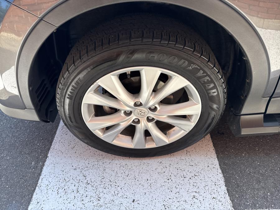 2015 Toyota RAV4 AWD 4dr Limited, available for sale in Waterbury, Connecticut | National Auto Brokers, Inc.. Waterbury, Connecticut 2015 Toyota RAV4 AWD 4dr Limited, available for sale in Waterbury, Connecticut | National Auto Brokers, Inc.. Waterbury, Connecticut