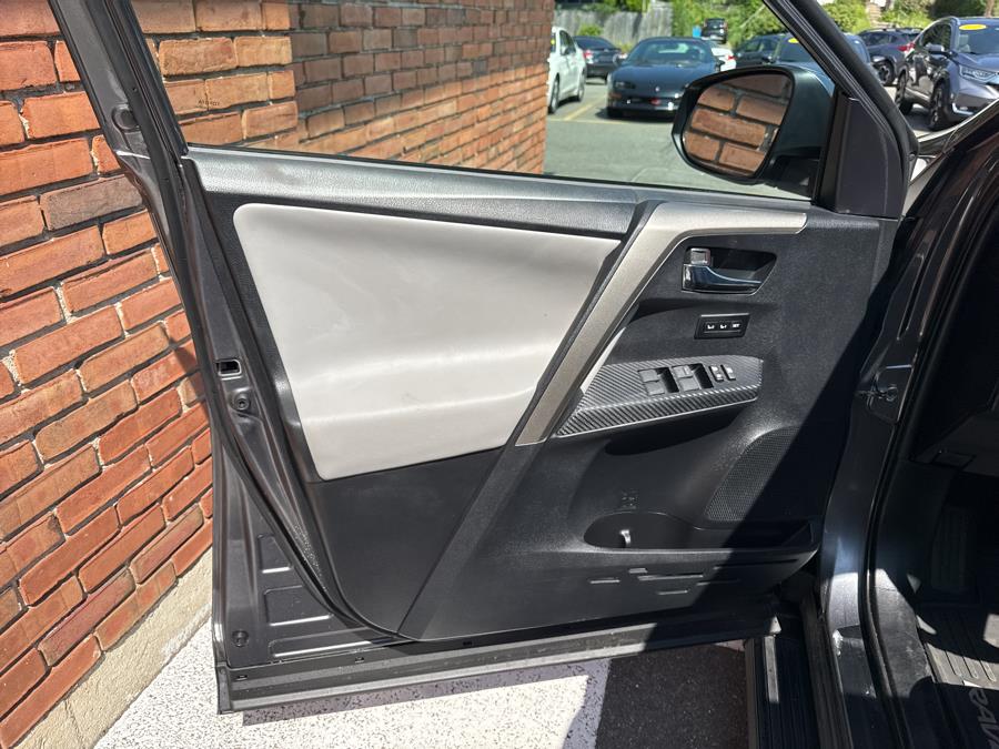 2015 Toyota RAV4 AWD 4dr Limited, available for sale in Waterbury, Connecticut | National Auto Brokers, Inc.. Waterbury, Connecticut 2015 Toyota RAV4 AWD 4dr Limited, available for sale in Waterbury, Connecticut | National Auto Brokers, Inc.. Waterbury, Connecticut