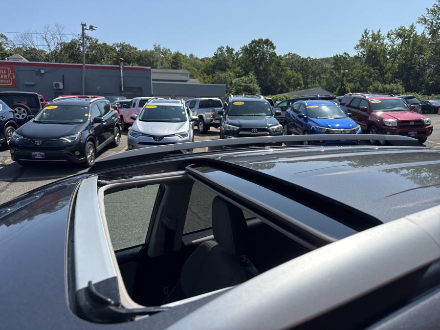2015 Toyota RAV4 AWD 4dr Limited, available for sale in Waterbury, Connecticut | National Auto Brokers, Inc.. Waterbury, Connecticut 2015 Toyota RAV4 AWD 4dr Limited, available for sale in Waterbury, Connecticut | National Auto Brokers, Inc.. Waterbury, Connecticut