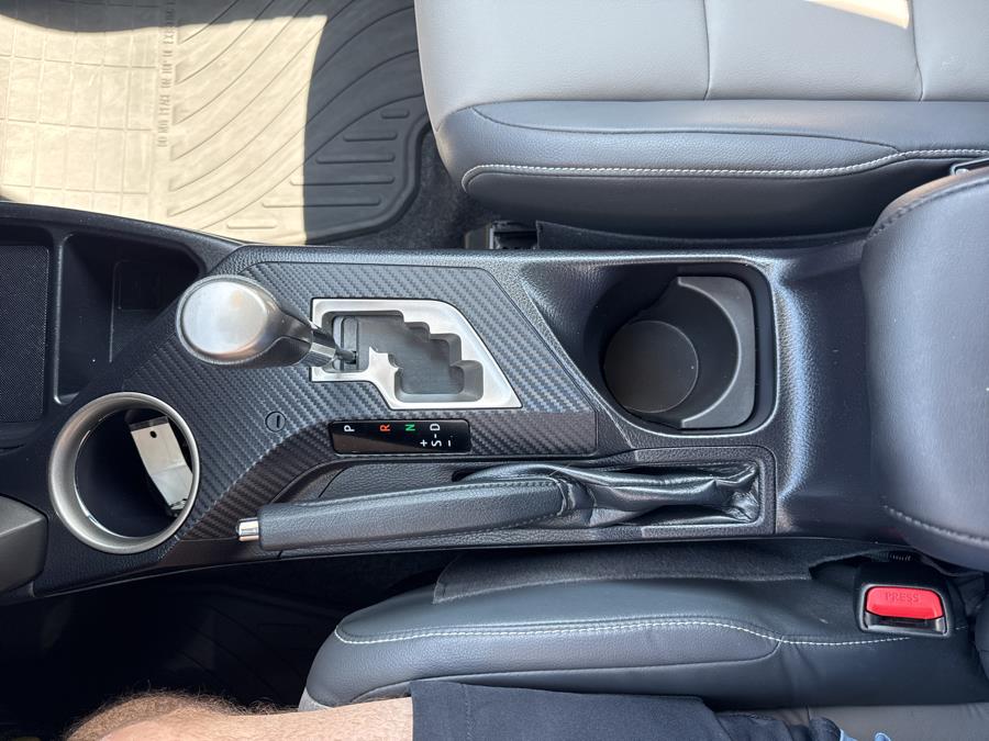 2015 Toyota RAV4 AWD 4dr Limited, available for sale in Waterbury, Connecticut | National Auto Brokers, Inc.. Waterbury, Connecticut 2015 Toyota RAV4 AWD 4dr Limited, available for sale in Waterbury, Connecticut | National Auto Brokers, Inc.. Waterbury, Connecticut