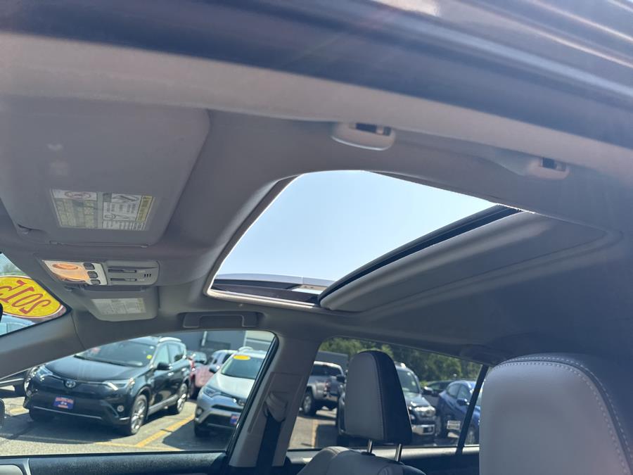 2015 Toyota RAV4 AWD 4dr Limited, available for sale in Waterbury, Connecticut | National Auto Brokers, Inc.. Waterbury, Connecticut 2015 Toyota RAV4 AWD 4dr Limited, available for sale in Waterbury, Connecticut | National Auto Brokers, Inc.. Waterbury, Connecticut