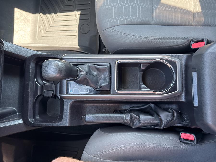 2016 Toyota Tacoma 4WD Double Cab V6 AT SR5, available for sale in Waterbury, Connecticut | National Auto Brokers, Inc.. Waterbury, Connecticut 2016 Toyota Tacoma 4WD Double Cab V6 AT SR5, available for sale in Waterbury, Connecticut | National Auto Brokers, Inc.. Waterbury, Connecticut