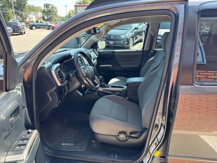 2016 Toyota Tacoma 4WD Double Cab V6 AT SR5, available for sale in Waterbury, Connecticut | National Auto Brokers, Inc.. Waterbury, Connecticut 2016 Toyota Tacoma 4WD Double Cab V6 AT SR5, available for sale in Waterbury, Connecticut | National Auto Brokers, Inc.. Waterbury, Connecticut