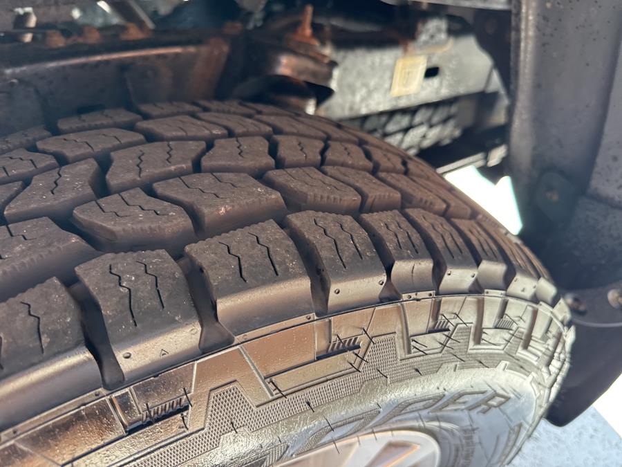 2016 Toyota Tacoma 4WD Double Cab V6 AT SR5, available for sale in Waterbury, Connecticut | National Auto Brokers, Inc.. Waterbury, Connecticut 2016 Toyota Tacoma 4WD Double Cab V6 AT SR5, available for sale in Waterbury, Connecticut | National Auto Brokers, Inc.. Waterbury, Connecticut