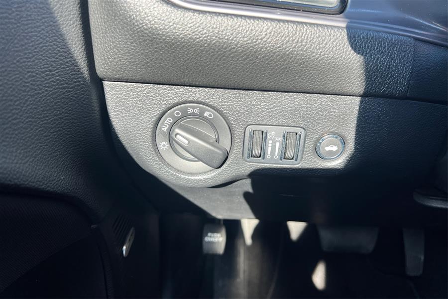 2023 Dodge Challenger SXT AWD photo 19