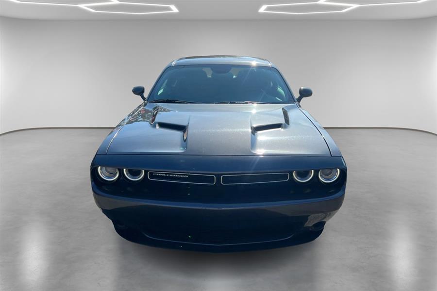 2023 Dodge Challenger SXT AWD photo 2