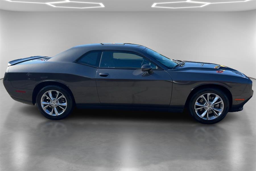 2023 Dodge Challenger SXT AWD photo 3