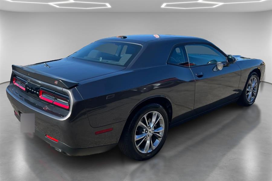 2023 Dodge Challenger SXT AWD photo 4