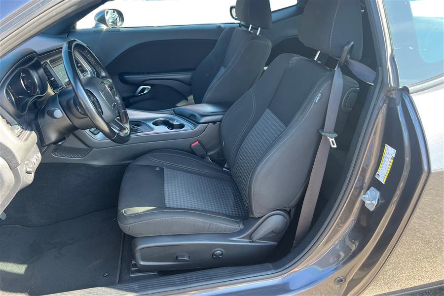 2023 Dodge Challenger SXT AWD photo 9