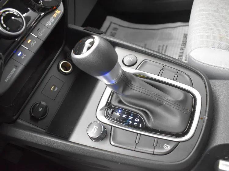 2022 Hyundai Kona SEL Sport Utility 4D, available for sale in Irvington, New Jersey | NJ Used Cars Center. Irvington, New Jersey 2022 Hyundai Kona SEL Sport Utility 4D, available for sale in Irvington, New Jersey | NJ Used Cars Center. Irvington, New Jersey