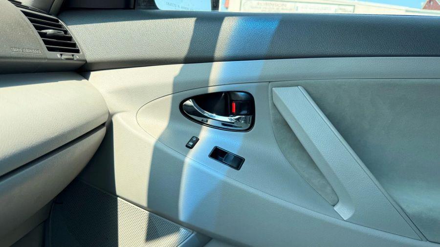 2007 Toyota Camry SE Sedan 4D, available for sale in Linden, New Jersey | Route 27 Auto Mall. Linden, New Jersey 2007 Toyota Camry SE Sedan 4D, available for sale in Linden, New Jersey | Route 27 Auto Mall. Linden, New Jersey