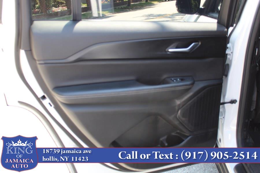 2024 Jeep Grand Cherokee L Altitude 4x4, available for sale in Hempstead, New York | VIP Auto Credit Express. Hempstead, New York 2024 Jeep Grand Cherokee L Altitude 4x4, available for sale in Hempstead, New York | VIP Auto Credit Express. Hempstead, New York
