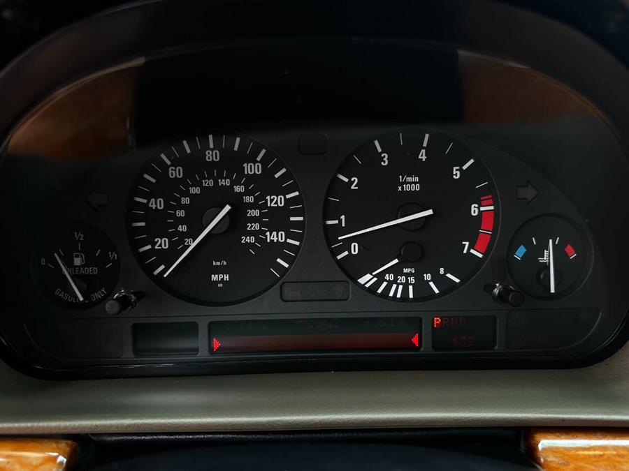 2001 BMW 7 Series 740iL 4dr Sedan, available for sale in Hempstead, New York | VIP Auto Credit Express. Hempstead, New York 2001 BMW 7 Series 740iL 4dr Sedan, available for sale in Hempstead, New York | VIP Auto Credit Express. Hempstead, New York