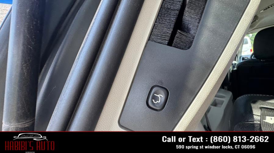 2012 Chrysler Town & Country 4dr Wgn Touring, available for sale in Windsor Locks, Connecticut | Habibis Auto Sales. Windsor Locks, Connecticut 2012 Chrysler Town & Country 4dr Wgn Touring, available for sale in Windsor Locks, Connecticut | Habibis Auto Sales. Windsor Locks, Connecticut