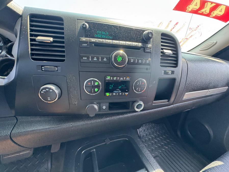 2008 Chevrolet Silverado 1500 4WD Ext Cab 143.5" LT w/2LT, available for sale in Salem, Massachusetts | Dave Franks Auto Sales. Salem, Massachusetts 2008 Chevrolet Silverado 1500 4WD Ext Cab 143.5" LT w/2LT, available for sale in Salem, Massachusetts | Dave Franks Auto Sales. Salem, Massachusetts