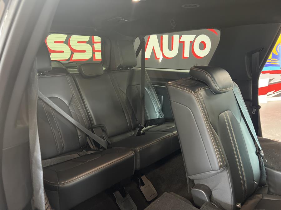 2022 Ford Expedition Max Platinum 4x4, available for sale in Middle Village, New York | Road Masters II INC. Middle Village, New York 2022 Ford Expedition Max Platinum 4x4, available for sale in Middle Village, New York | Road Masters II INC. Middle Village, New York