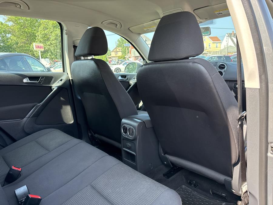 2018 Volkswagen Tiguan Limited 2.0T 4MOTION, available for sale in Little Ferry, New Jersey | Victoria Preowned Autos Inc. Little Ferry, New Jersey 2018 Volkswagen Tiguan Limited 2.0T 4MOTION, available for sale in Little Ferry, New Jersey | Victoria Preowned Autos Inc. Little Ferry, New Jersey