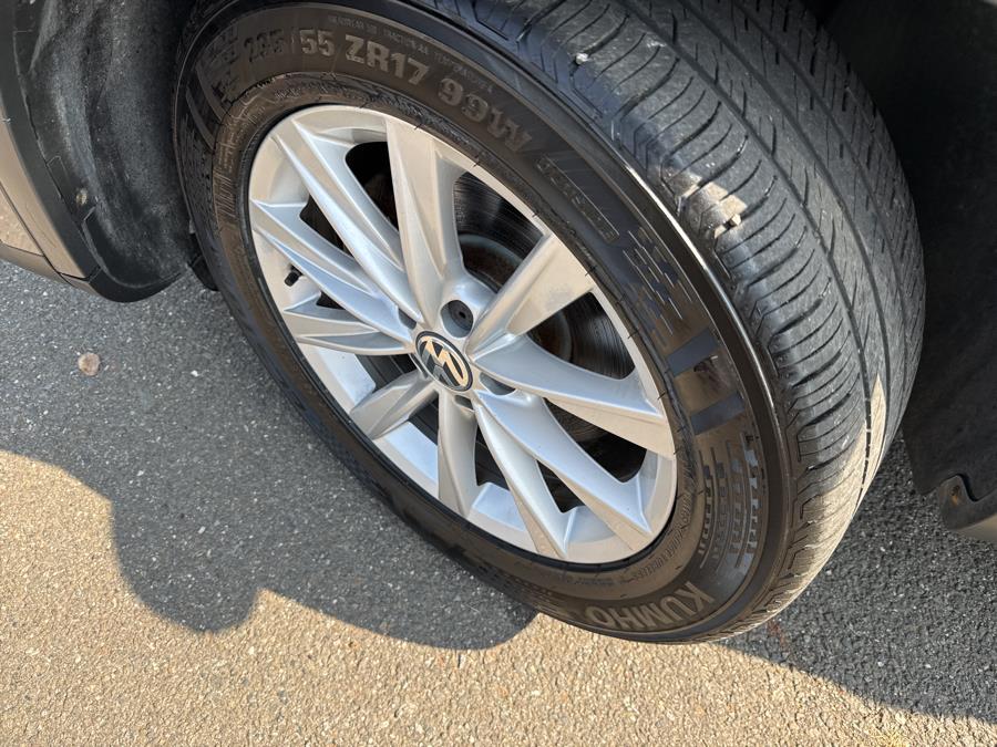 2018 Volkswagen Tiguan Limited 2.0T 4MOTION, available for sale in Little Ferry, New Jersey | Victoria Preowned Autos Inc. Little Ferry, New Jersey 2018 Volkswagen Tiguan Limited 2.0T 4MOTION, available for sale in Little Ferry, New Jersey | Victoria Preowned Autos Inc. Little Ferry, New Jersey