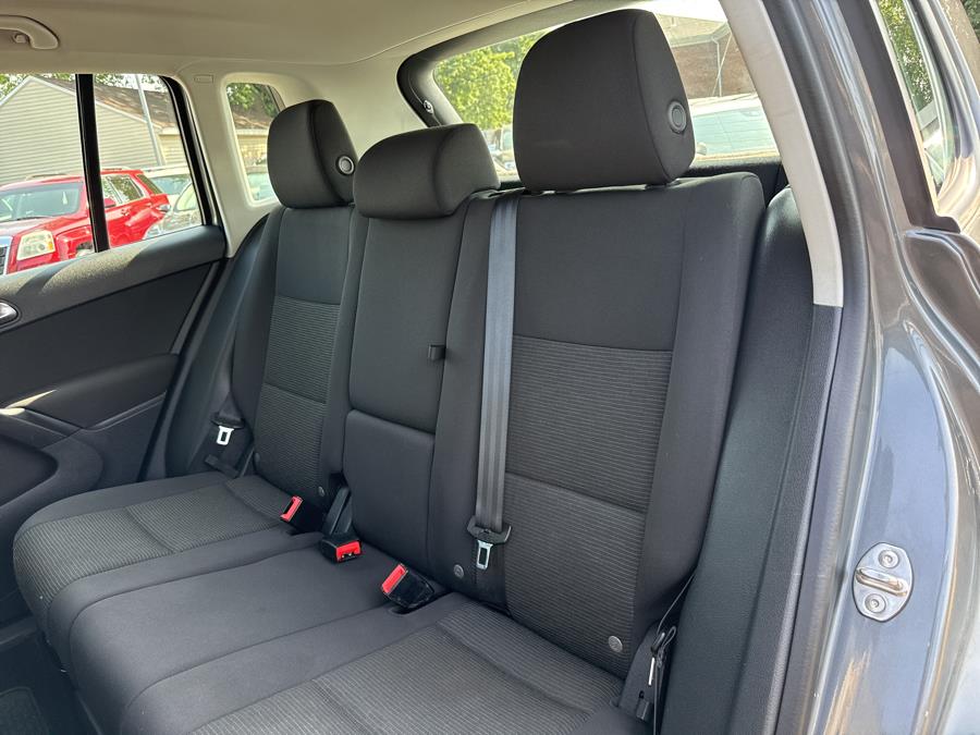 2018 Volkswagen Tiguan Limited 2.0T 4MOTION, available for sale in Little Ferry, New Jersey | Victoria Preowned Autos Inc. Little Ferry, New Jersey 2018 Volkswagen Tiguan Limited 2.0T 4MOTION, available for sale in Little Ferry, New Jersey | Victoria Preowned Autos Inc. Little Ferry, New Jersey
