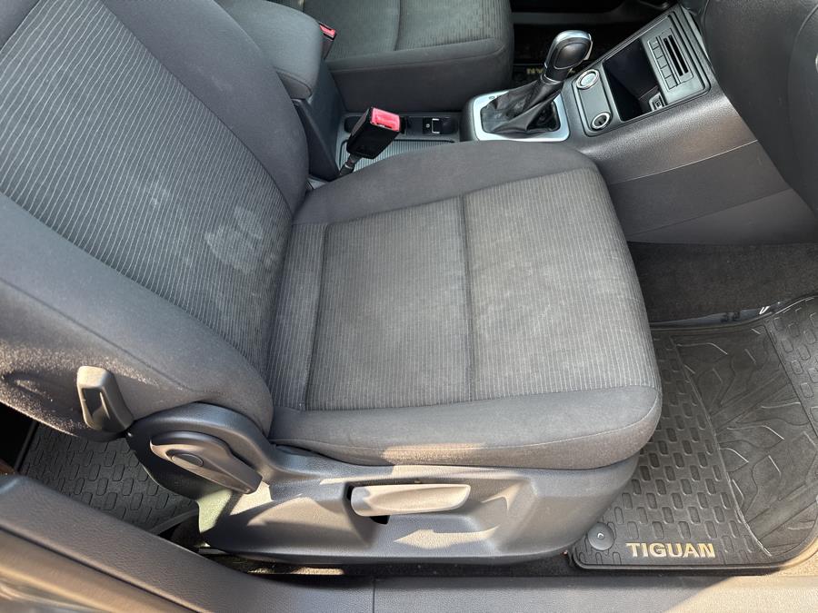 2018 Volkswagen Tiguan Limited 2.0T 4MOTION, available for sale in Little Ferry, New Jersey | Victoria Preowned Autos Inc. Little Ferry, New Jersey 2018 Volkswagen Tiguan Limited 2.0T 4MOTION, available for sale in Little Ferry, New Jersey | Victoria Preowned Autos Inc. Little Ferry, New Jersey
