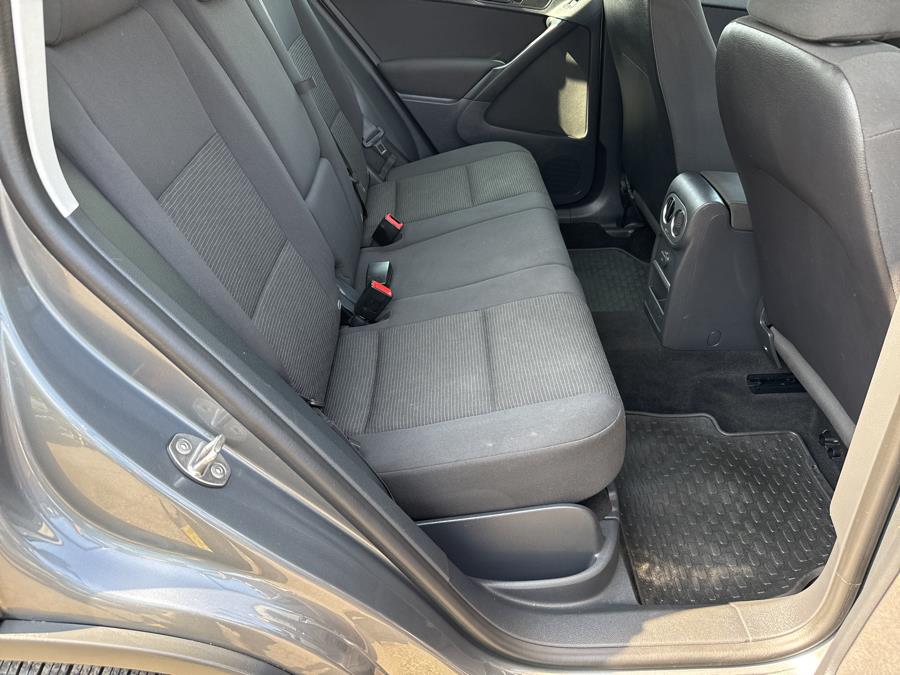 2018 Volkswagen Tiguan Limited 2.0T 4MOTION, available for sale in Little Ferry, New Jersey | Victoria Preowned Autos Inc. Little Ferry, New Jersey 2018 Volkswagen Tiguan Limited 2.0T 4MOTION, available for sale in Little Ferry, New Jersey | Victoria Preowned Autos Inc. Little Ferry, New Jersey
