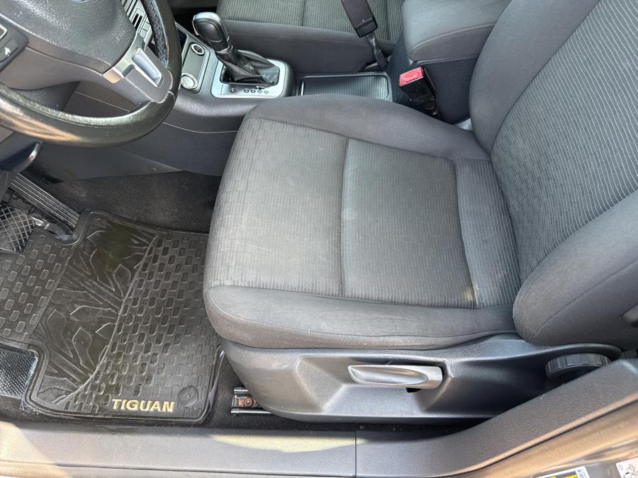 2018 Volkswagen Tiguan Limited 2.0T 4MOTION, available for sale in Little Ferry, New Jersey | Victoria Preowned Autos Inc. Little Ferry, New Jersey 2018 Volkswagen Tiguan Limited 2.0T 4MOTION, available for sale in Little Ferry, New Jersey | Victoria Preowned Autos Inc. Little Ferry, New Jersey
