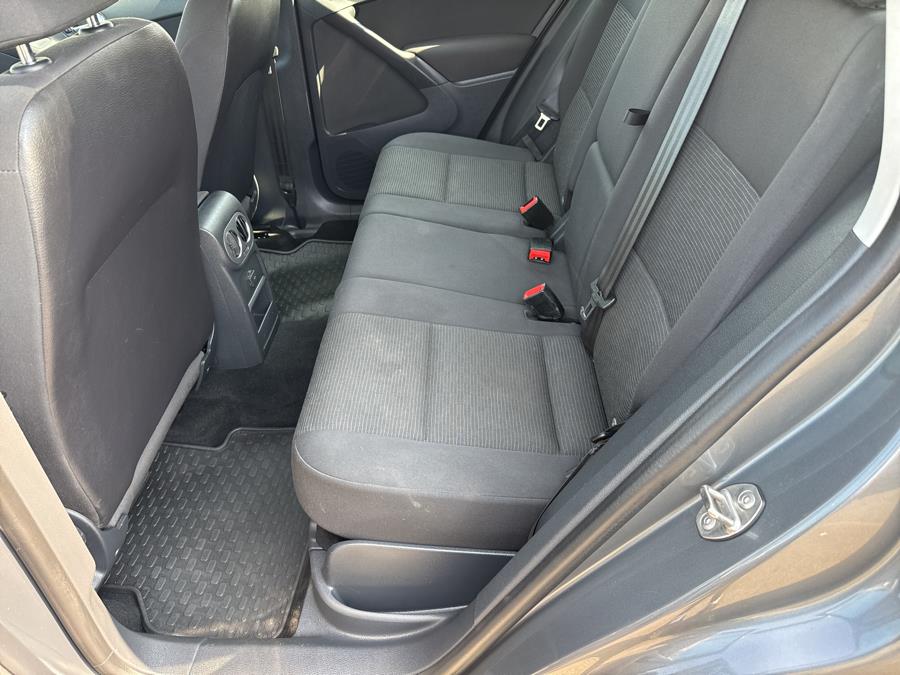 2018 Volkswagen Tiguan Limited 2.0T 4MOTION, available for sale in Little Ferry, New Jersey | Victoria Preowned Autos Inc. Little Ferry, New Jersey 2018 Volkswagen Tiguan Limited 2.0T 4MOTION, available for sale in Little Ferry, New Jersey | Victoria Preowned Autos Inc. Little Ferry, New Jersey