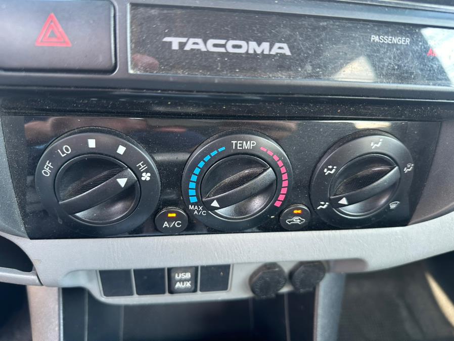 2015 Toyota Tacoma 4WD Double Cab V6 AT (Natl), available for sale in West Hartford, Connecticut | AutoMax. West Hartford, Connecticut 2015 Toyota Tacoma 4WD Double Cab V6 AT (Natl), available for sale in West Hartford, Connecticut | AutoMax. West Hartford, Connecticut