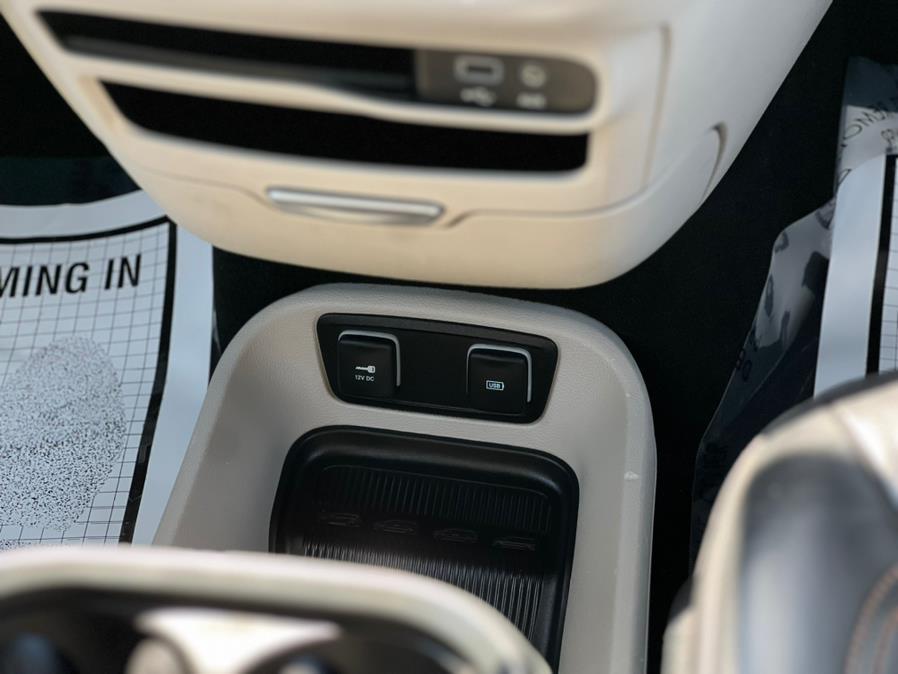 2017 Chrysler Pacifica Touring-L FWD, available for sale in Paterson, New Jersey | Speedway Motors LLC. Paterson, New Jersey 2017 Chrysler Pacifica Touring-L FWD, available for sale in Paterson, New Jersey | Speedway Motors LLC. Paterson, New Jersey