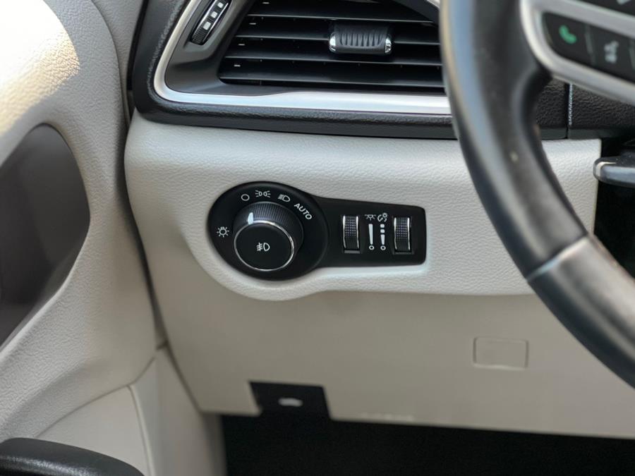 2017 Chrysler Pacifica Touring-L FWD, available for sale in Paterson, New Jersey | Speedway Motors LLC. Paterson, New Jersey 2017 Chrysler Pacifica Touring-L FWD, available for sale in Paterson, New Jersey | Speedway Motors LLC. Paterson, New Jersey